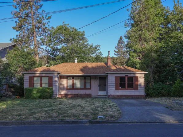 1434 NW Hawthorne Ave, Grants Pass, OR 97526