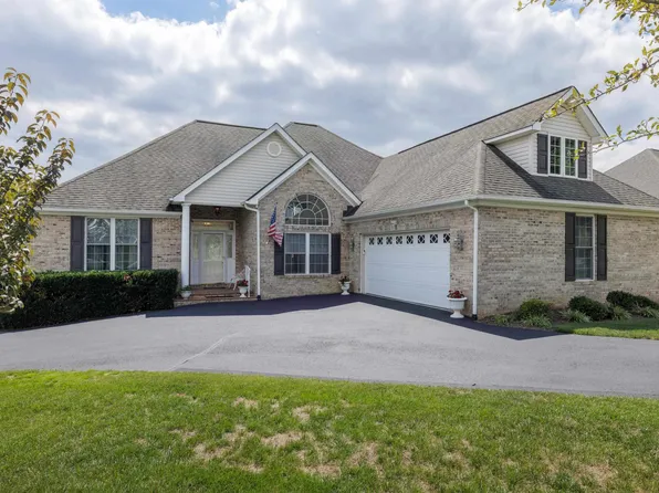 216 Heather Ln, Staunton, VA 24401