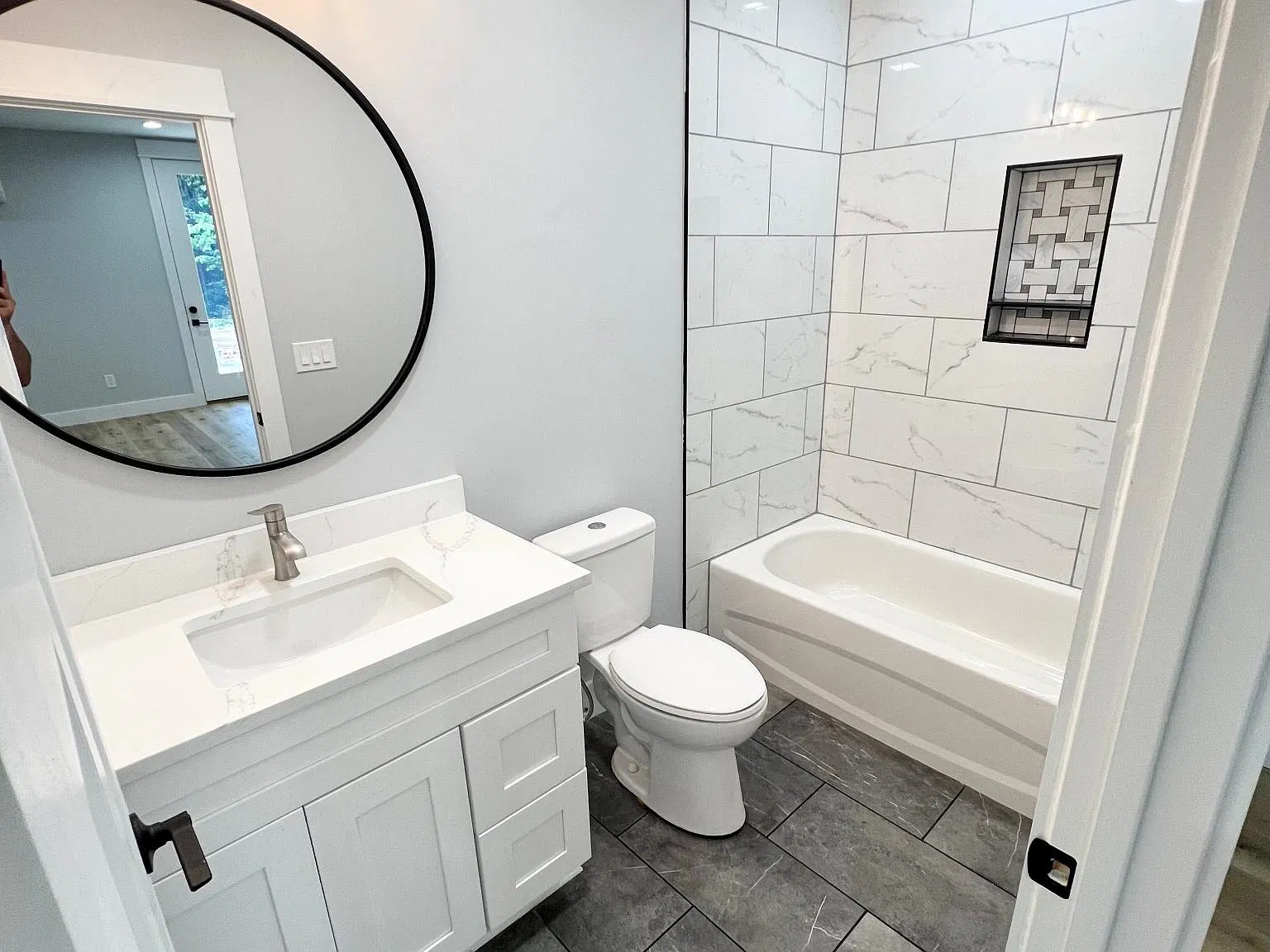 1 bed, 450 sqft, $1,100 — Photo 3