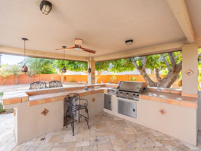 372 W Amoroso Dr — Photo 162