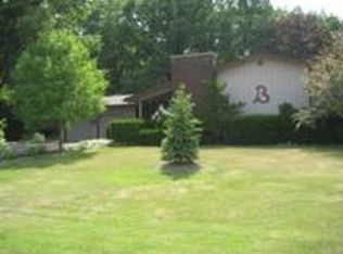 10683 Kissman Dr, Union Pier, MI 49129