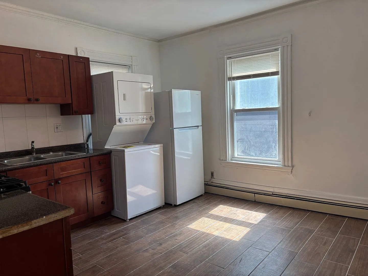 No Broker Fee! Allston 4 Bed/2 Bath With Laundry In-Unit Avail 9/1 — Photo 3