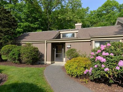 878 Heritage Village #A, Southbury, CT, 06488