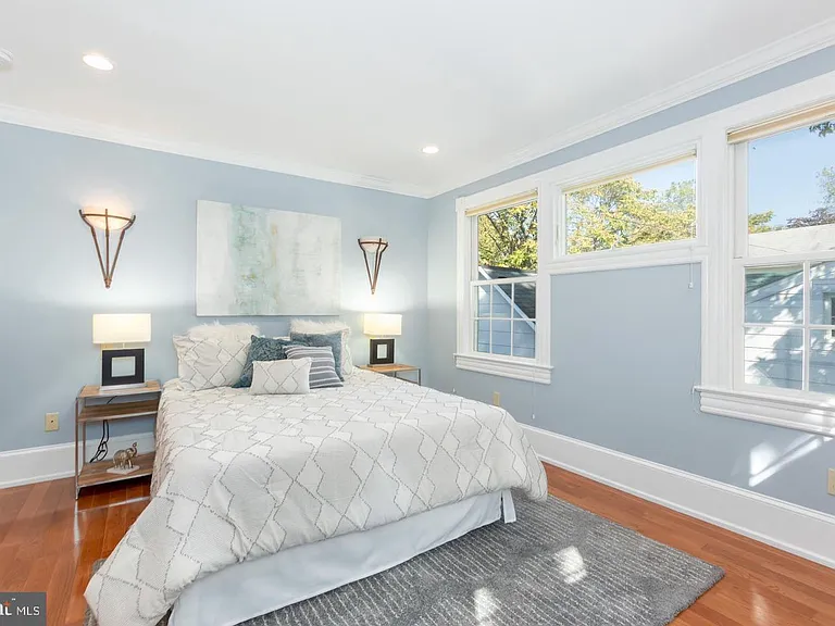 4457 Macarthur Blvd NW — Photo 21