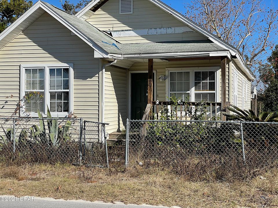 2nd image of 700 College Ave