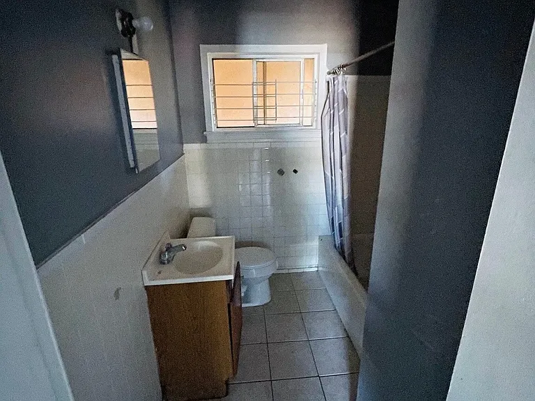 1653 N Yarbrough Ct — Photo 14