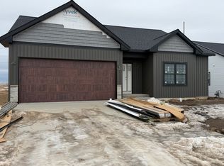 667 S Regulators St, Rochelle, IL 61068