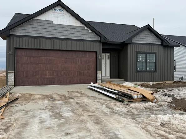 667 S Regulators St, Rochelle, IL 61068