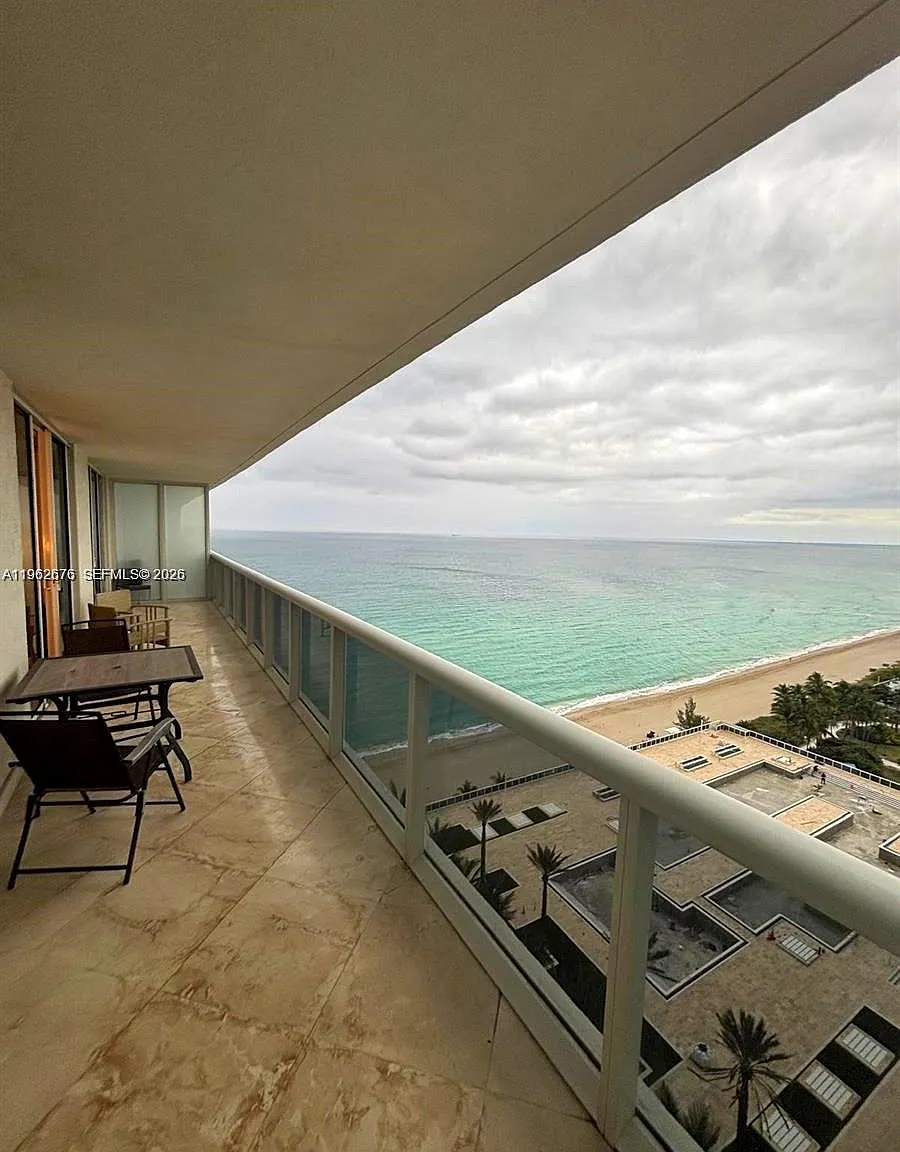 Beach Club Two Condo — Photo 2
