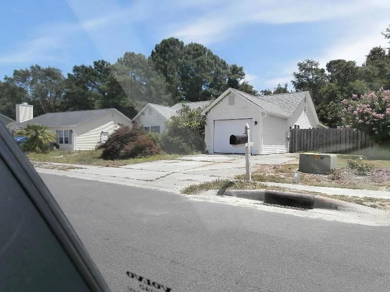 1st image of 6713 Hailsham Dr