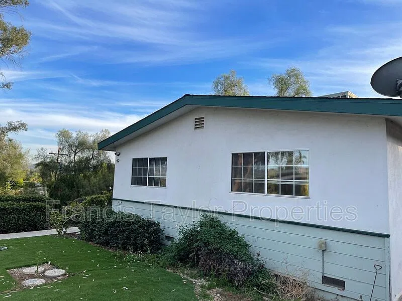 2 bed, 1.0 bath, 850 sqft, $2,500 — Photo 1