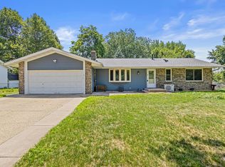 8463 Hillside Trl S, Cottage Grove, MN 55016