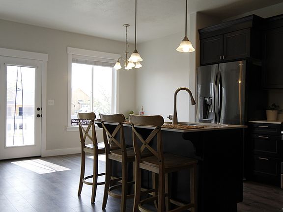 5th image of 205 W Whitewater Dr