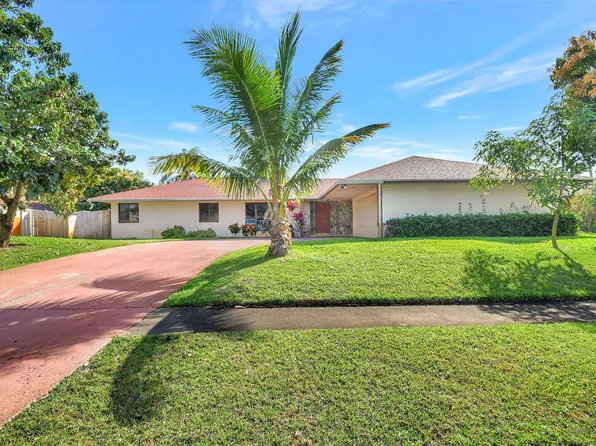 834 Briarwood Drive, Haverhill, FL 33415