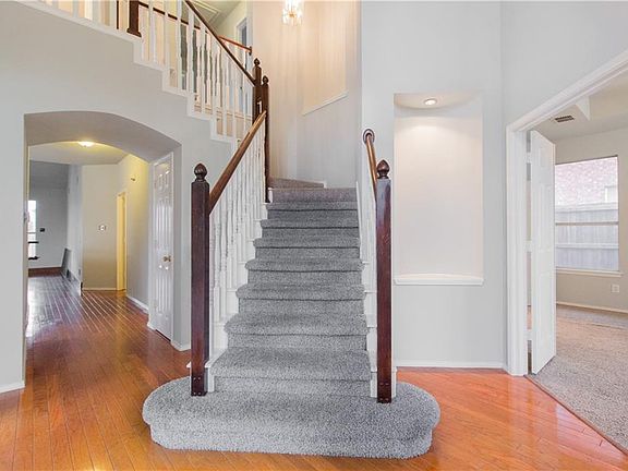 5th image of 1256 Winnipeg Dr