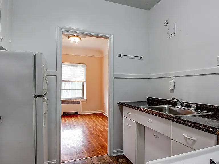 Edgewater South Kitchen
