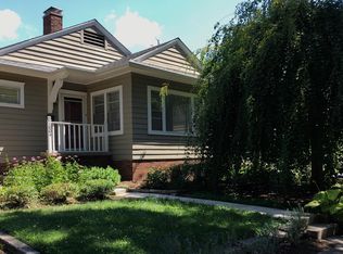 1004 W Daniel St, Champaign, IL 61821