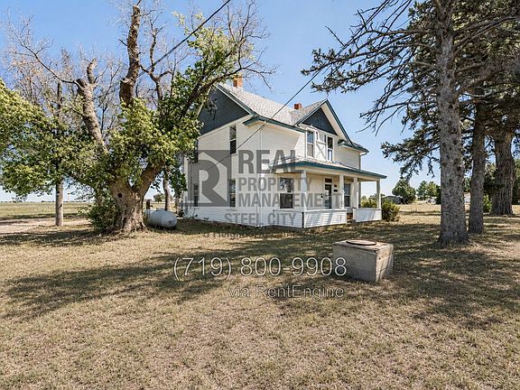 2nd image of 1530 33rd Ln