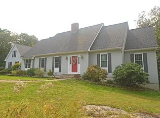 2 Kings Grant Dr, Atkinson, NH 03811
