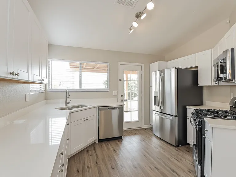 8829 E Eagle Creek Dr — Photo 6