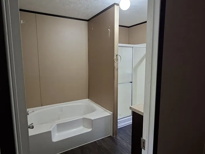 3 bed, 2.0 bath, $1,300 — Photo 4