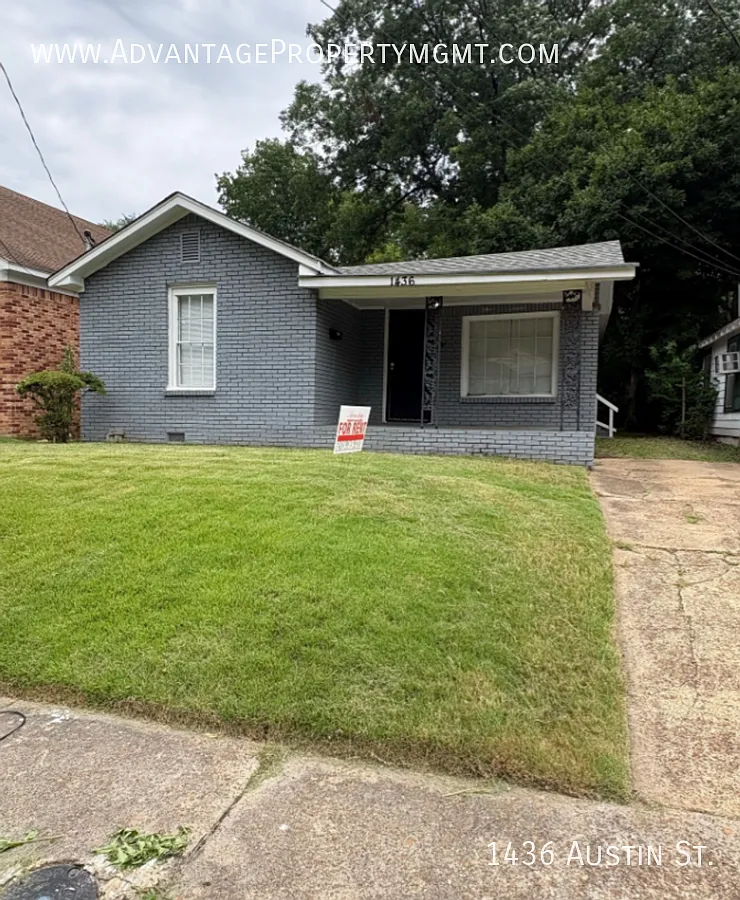 1436 Austin St. - Charming 3 Bedroom, 1 Bathroom Home — Photo 2