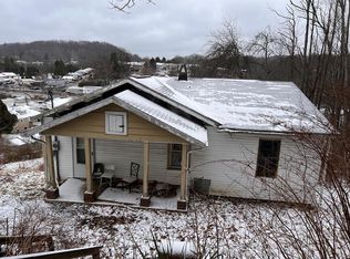 129 Maple Ave, Sophia, WV 25921