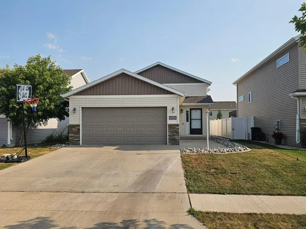 5837 58th Ave S, Fargo, ND 58104