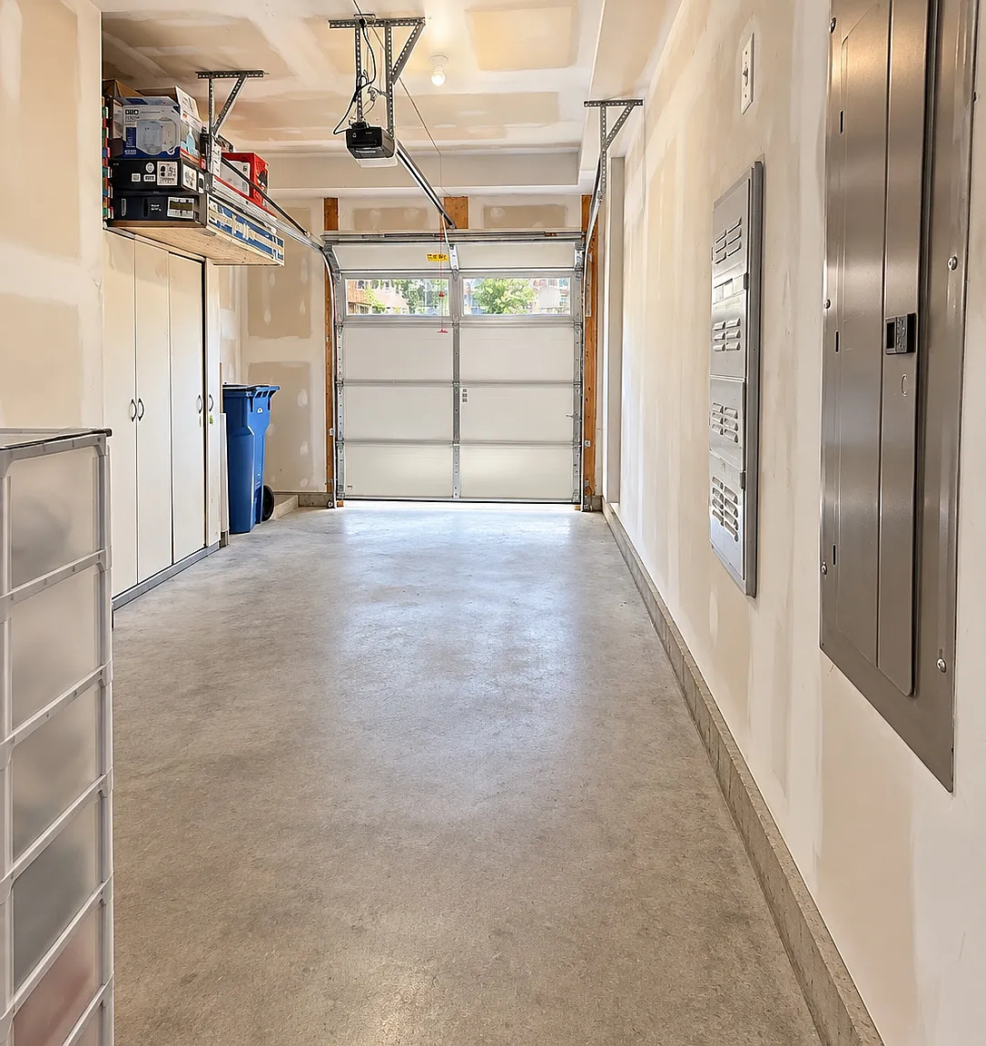 3 bed, 2.5 bath, 2730 sqft, $3,300 — Photo 4