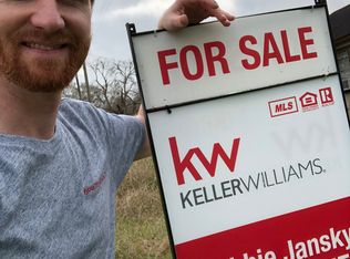 305 Elm St, Louise, TX 77455