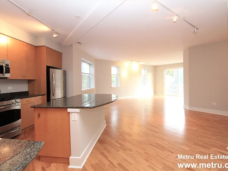 1870 N Winnebago Ave #2D — Photo 4