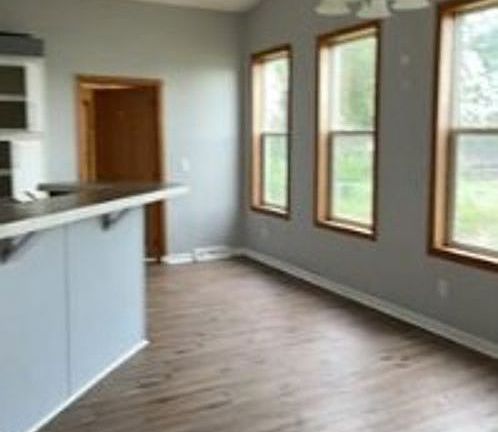 5th image of 304 Stansell St