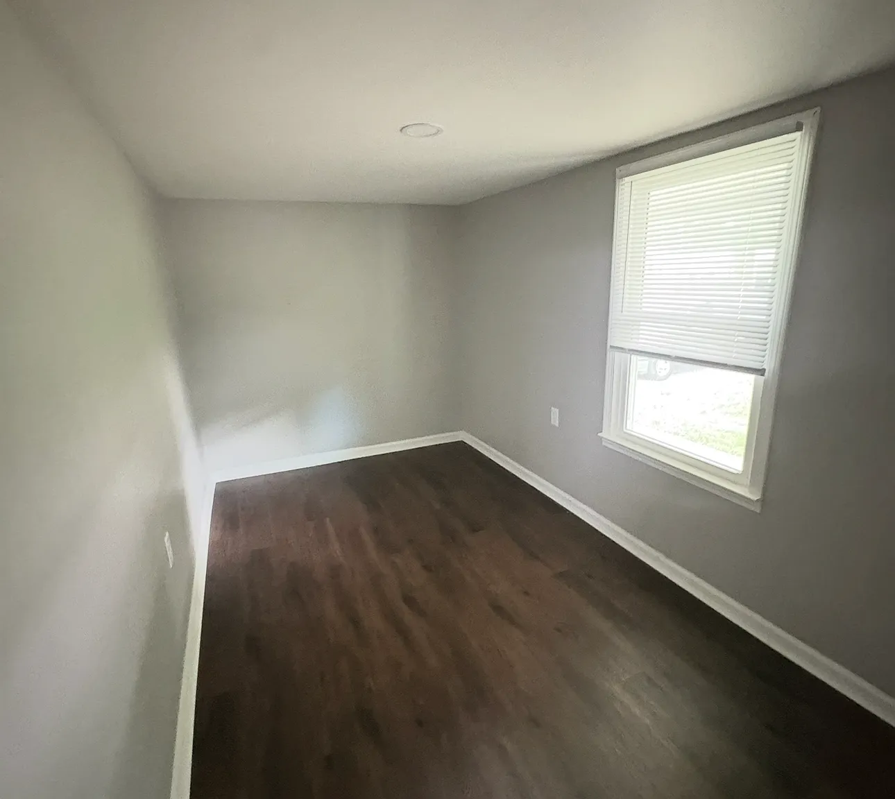 4 bed, 1200 sqft, $1,600 — Photo 3