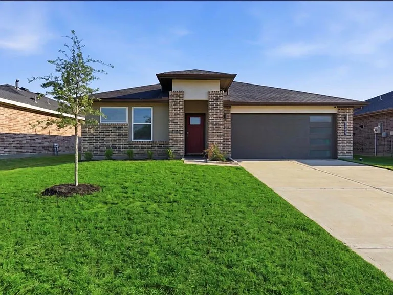 30034 Reagans Ranch Dr — Photo 1