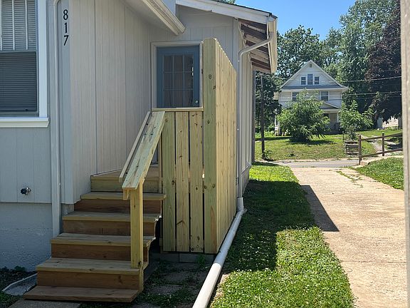 2nd image of 817 S Crysler Ave