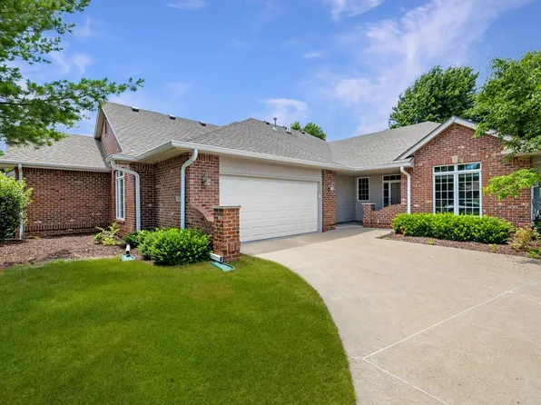 1962 NW 126th St, Clive, IA 50325