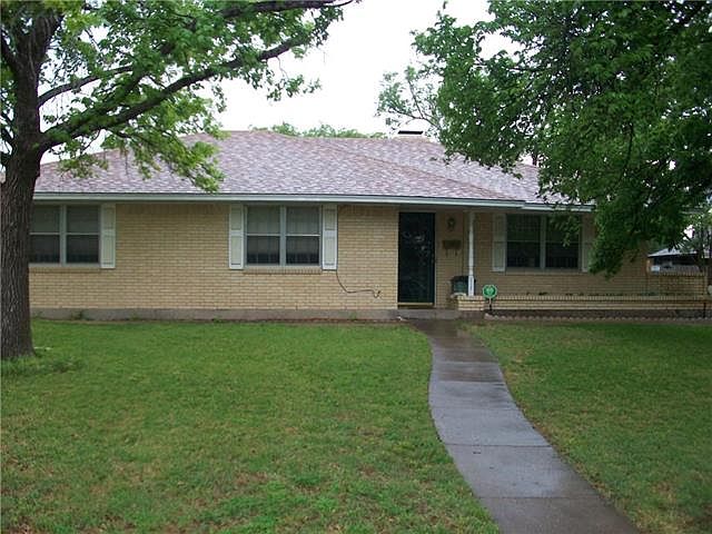 1st image of 909 Vince Ln