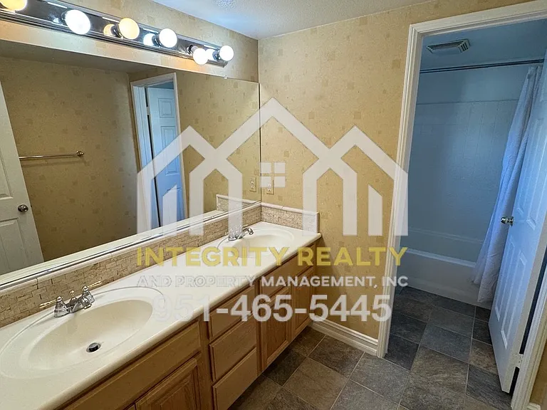 7986 Barnstormer Ct — Photo 14