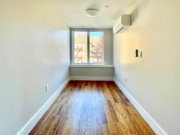 4th image of 996 Carroll St #4F
