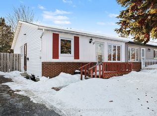 31 Dundegan Dr, Ottawa, ON K2L 1P7
