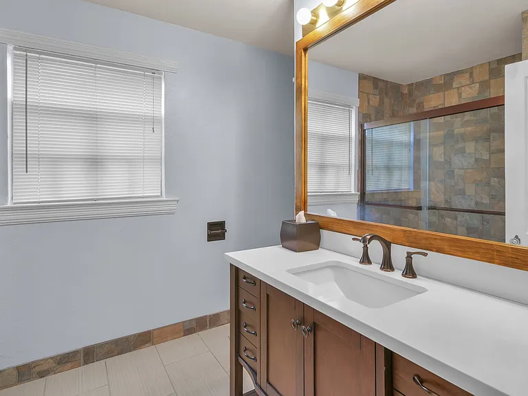 140 W Cheryl Dr — Photo 9