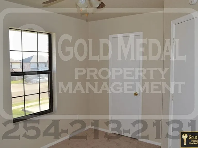 1106 Leslie Cir — Photo 13