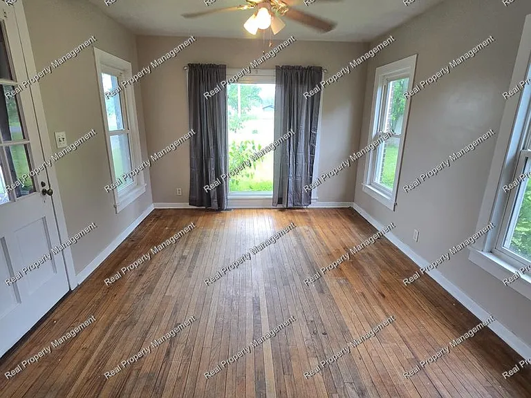 13135 Schneider St — Photo 2