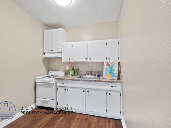 11502-11506 Adco Ave.