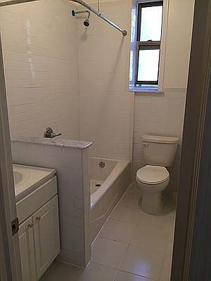 4th image of 2100 Beekman Pl APT 1