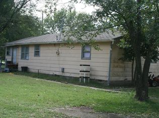 401 S 6th St, Rich Hill, MO 64779