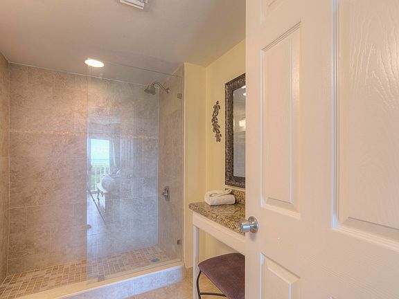4th image of 500 Burton Dr #3208