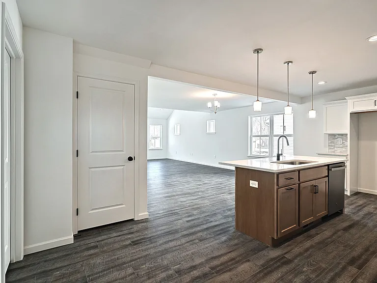 41 Long Bend Dr #14 — Photo 9