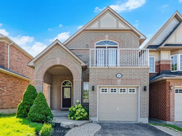 215 Willowbrook Dr, Whitby, ON L1R 2Z2