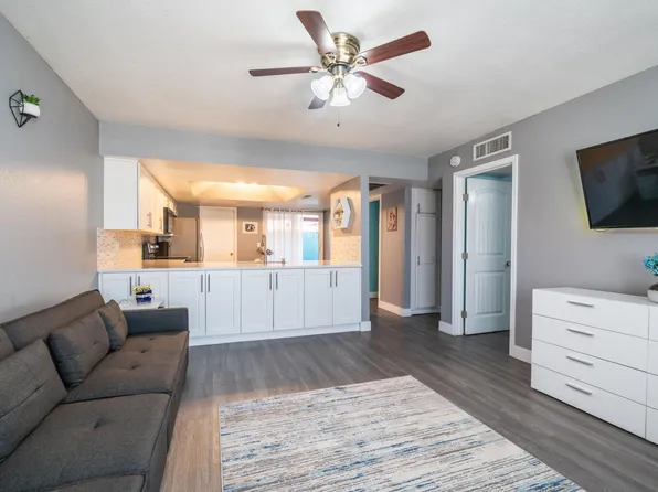 2827 E WALTANN Lane #3, Phoenix, AZ 85032